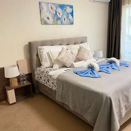 Sea Garden Apartment