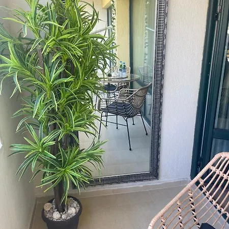 Sea Garden Apartment